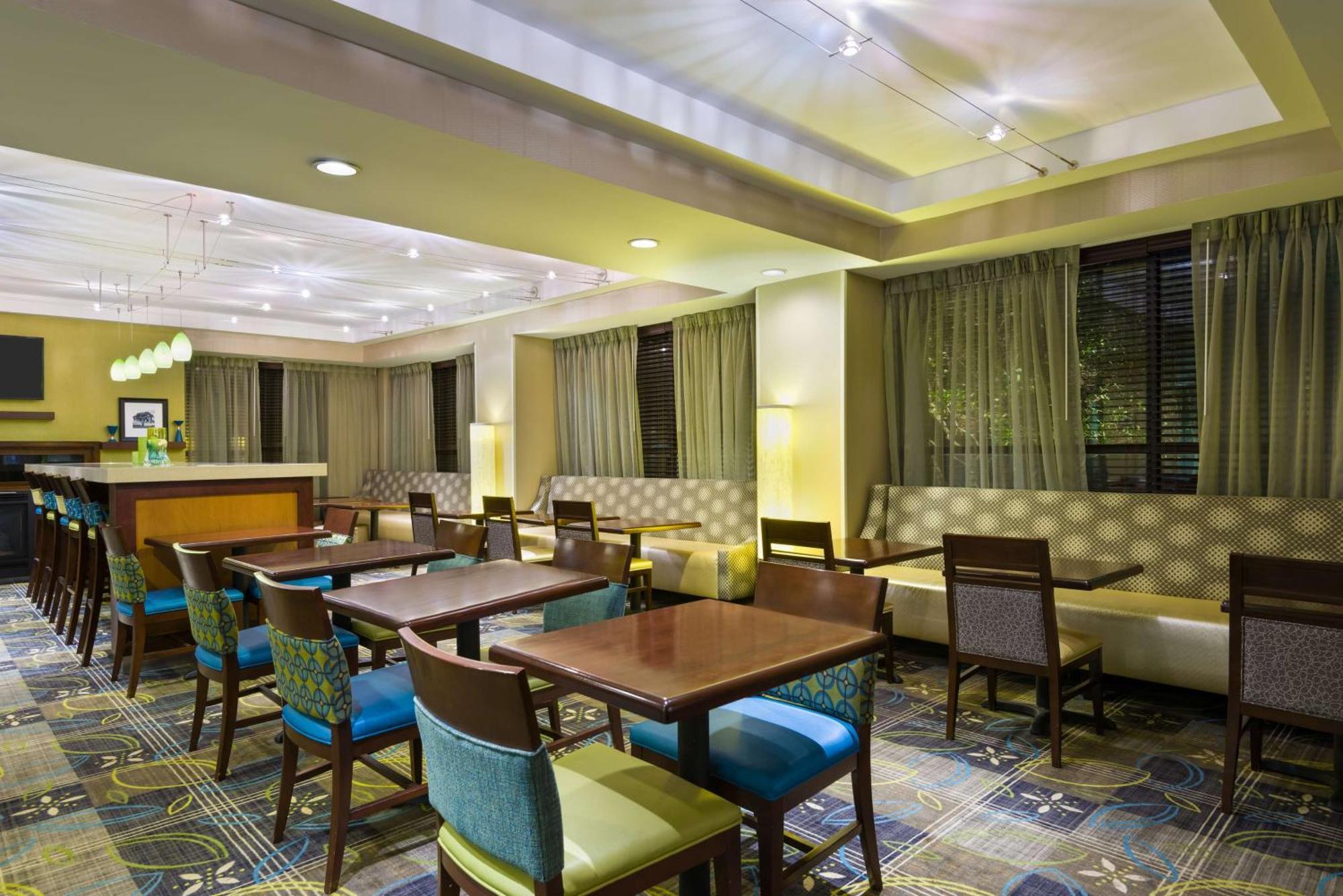 Hampton Atlanta Perimeter Center Hotel 3*