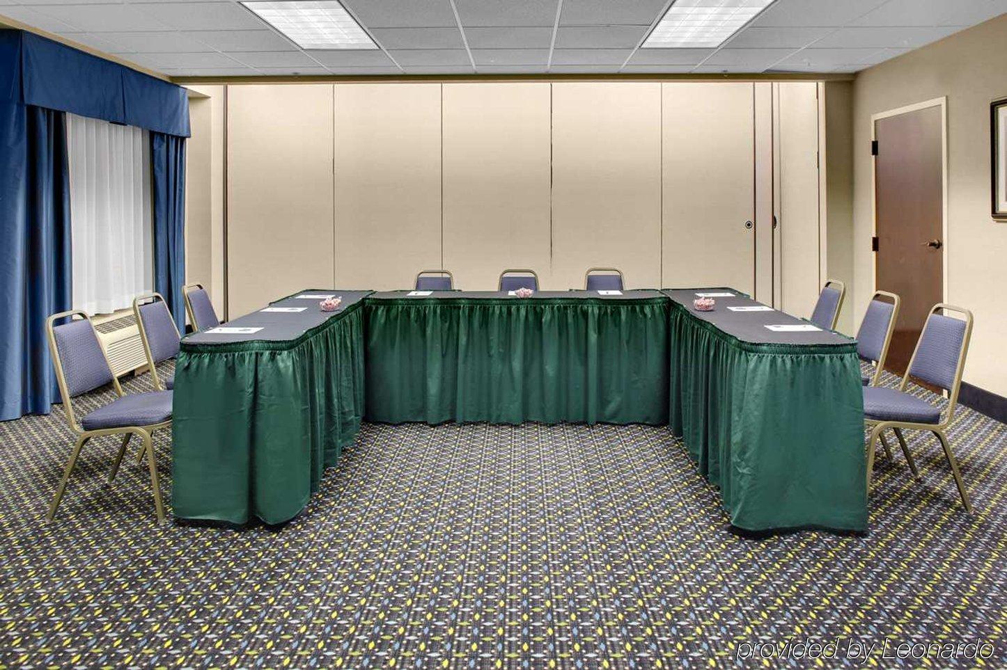 Hotel Hampton Atlanta Perimeter Center 3*