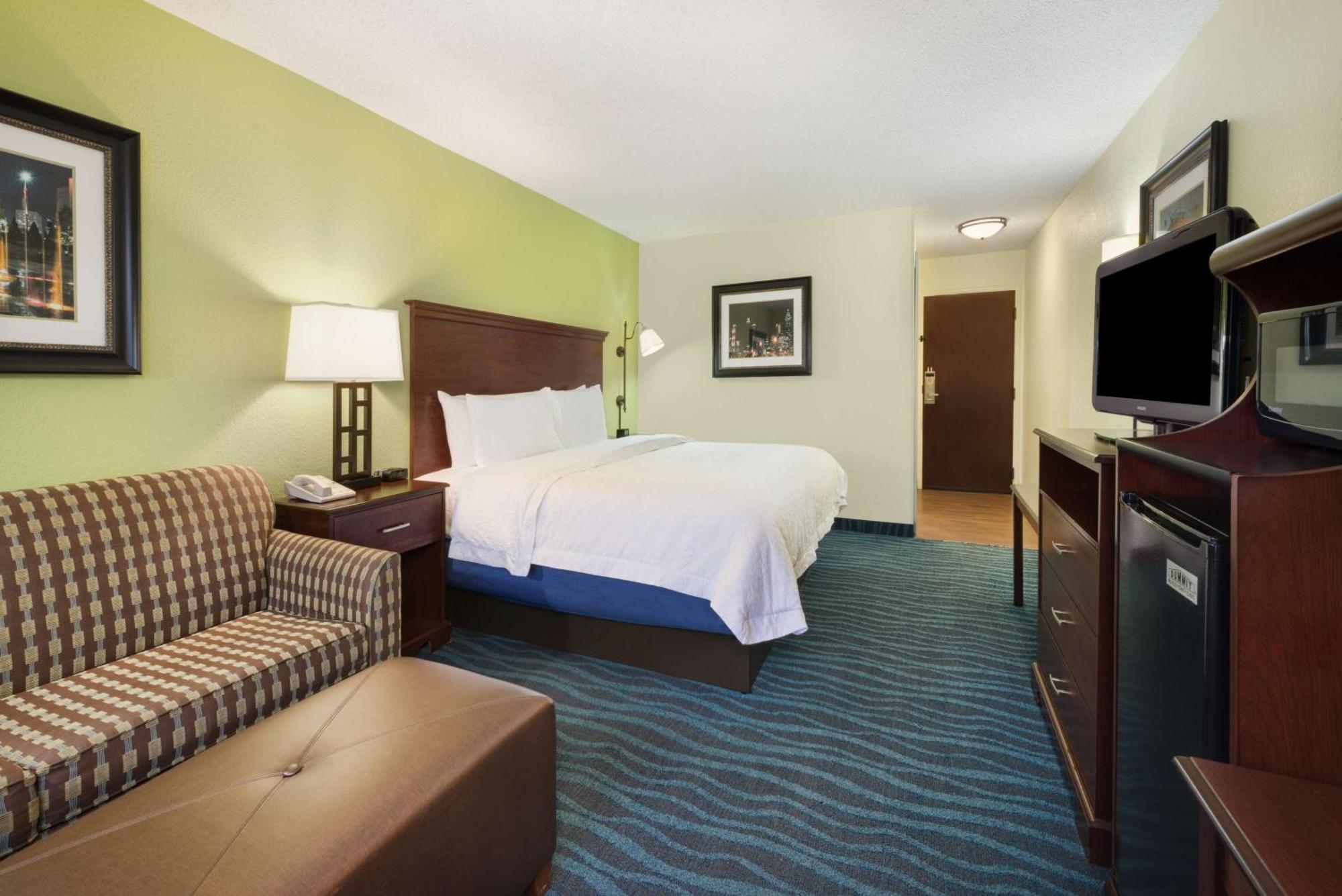 Hampton Atlanta Perimeter Center Hotel 3*