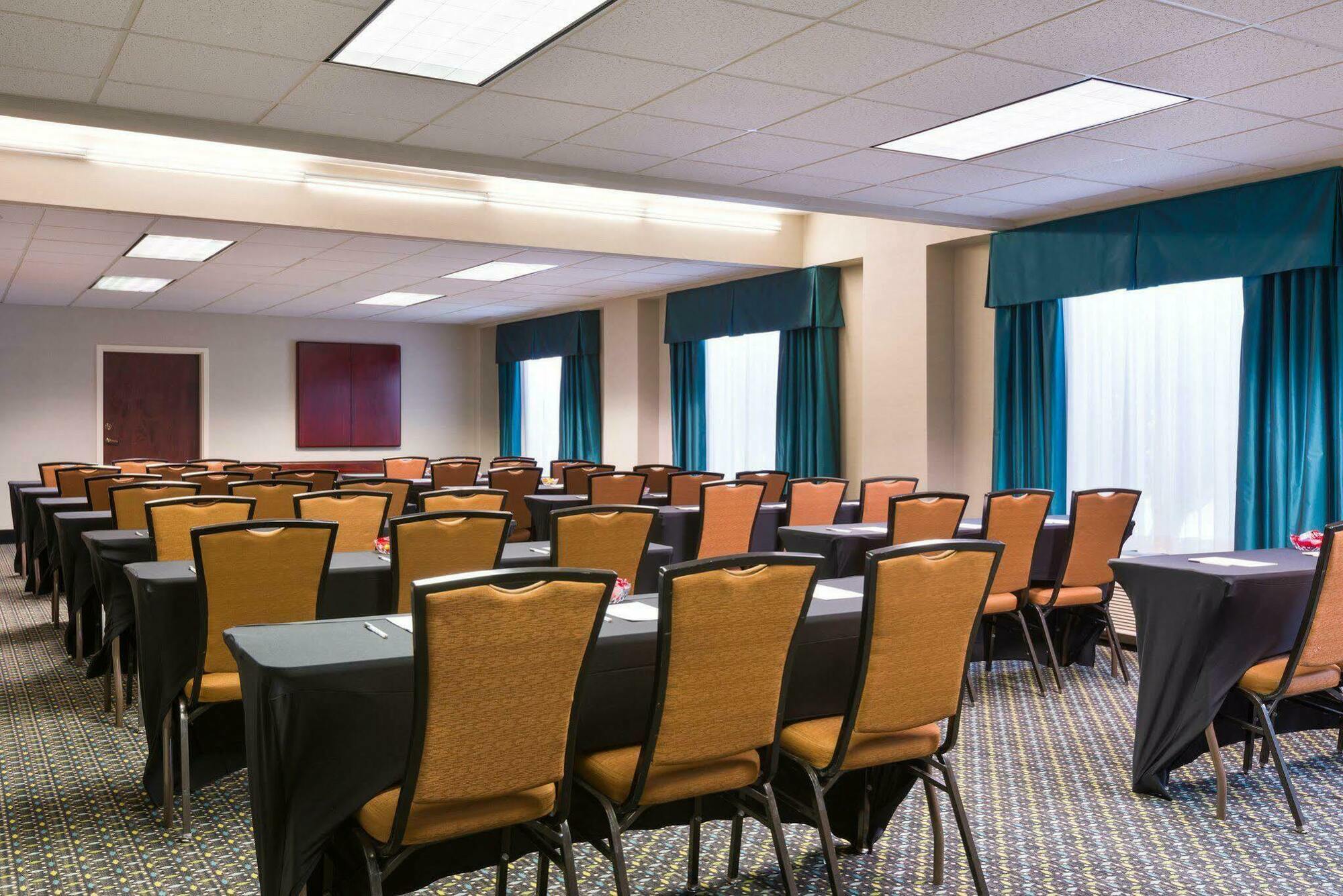 Hampton Atlanta Perimeter Center 3* Sandy Springs